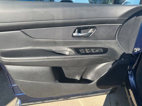 Used 2025 Nissan Murano SV FWD image 19