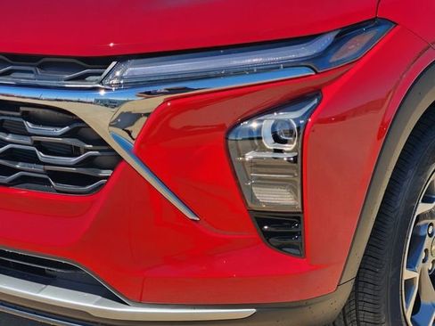 New 2026 Chevrolet Trax LT w/ Driver Confidence Package FWD image 8