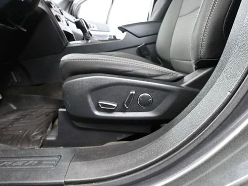 Used 2017 Ford Explorer XLT AWD/4WD image 19