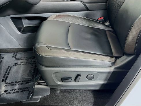 Used 2025 Nissan Pathfinder SL w/ SL Premium Package image 20