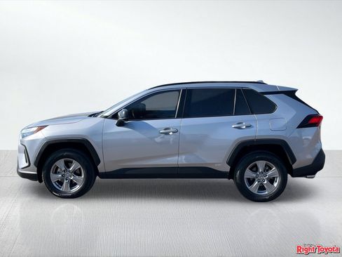 Certified 2024 Toyota RAV4 LE AWD/4WD image 4