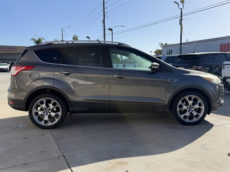 Used 2014 Ford Escape Titanium w/ Equipment Group 401A FWD image 5
