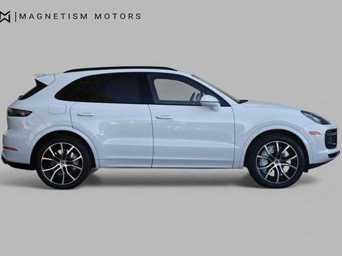 Used 2021 Porsche Cayenne Turbo w/ Premium Package Plus AWD/4WD image 3