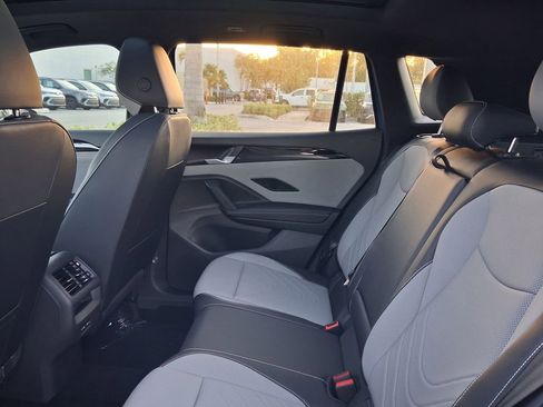 New 2026 Volkswagen Tiguan SE R-Line FWD image 5