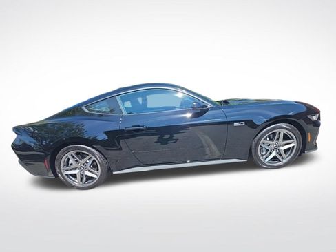 Used 2025 Ford Mustang GT RWD image 2