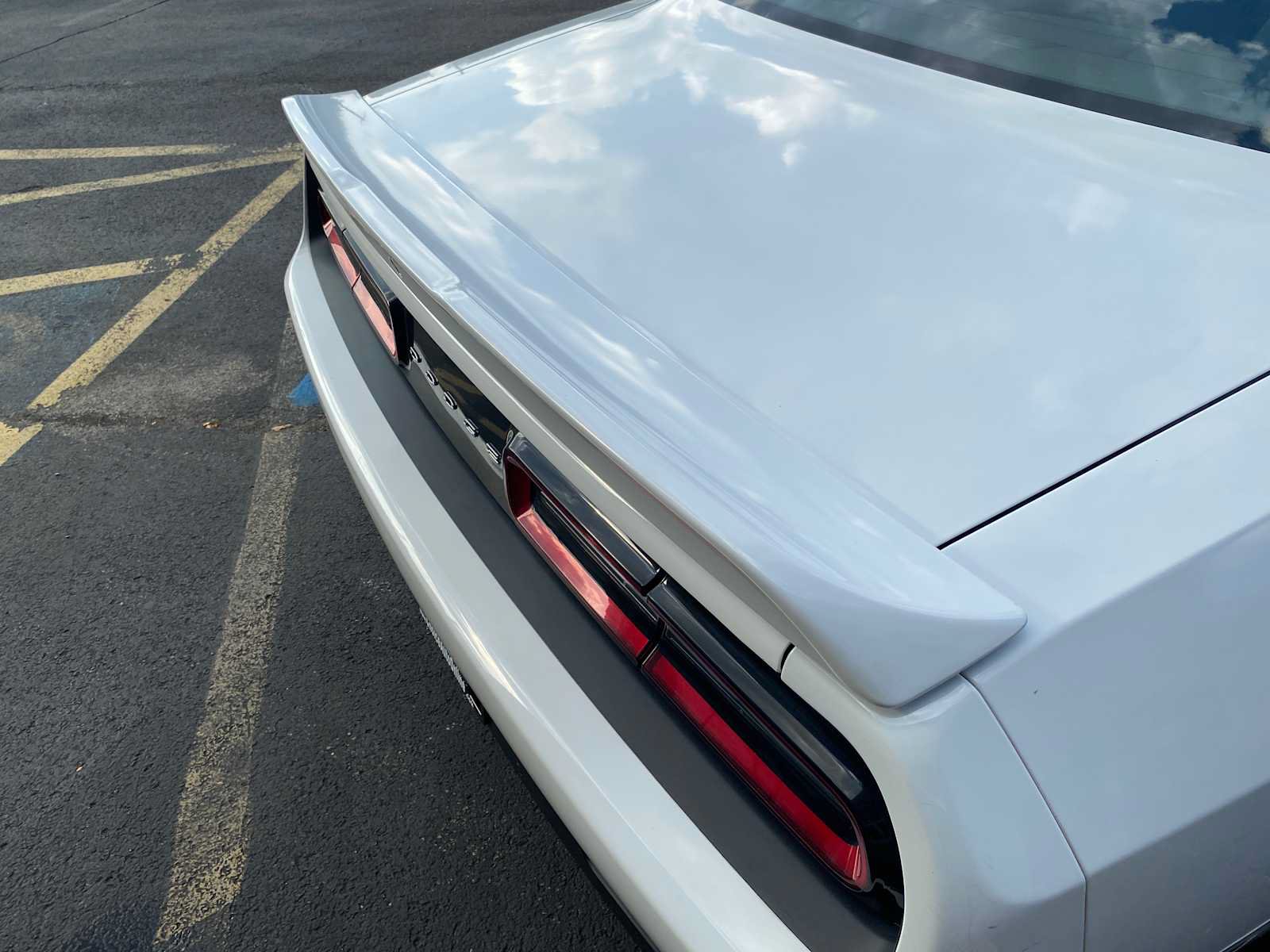 Used 2021 Dodge Challenger SXT w/ Driver Convenience Group RWD image 6