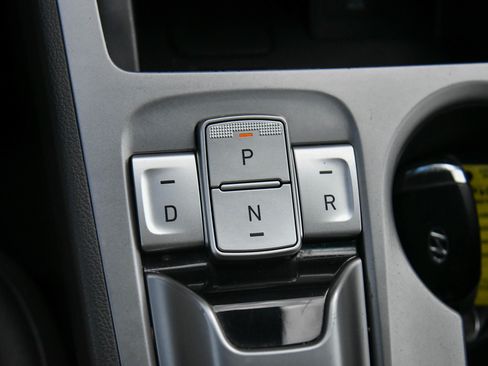 Used 2021 Hyundai Kona Limited FWD image 26