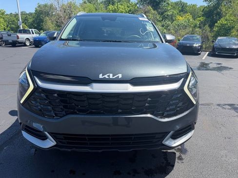 Used 2023 Kia Sportage EX AWD/4WD image 2