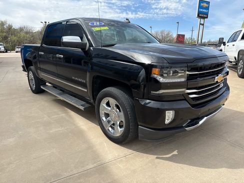 Used 2018 Chevrolet Silverado 1500 LTZ Z71 w/ LTZ Plus Package image 5