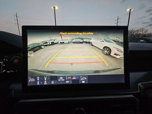 Used 2025 Toyota Tacoma TRD Off-Road image 45