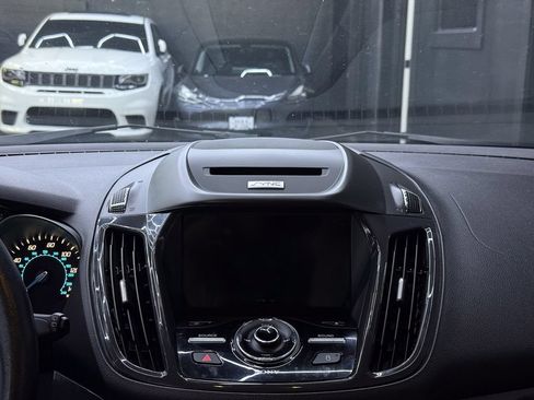 Used 2016 Ford Escape Titanium FWD image 23