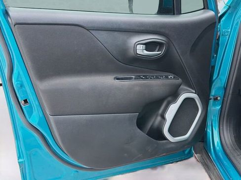 Used 2021 Jeep Renegade Latitude image 20