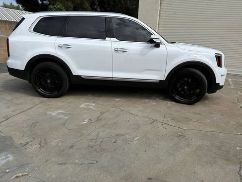 Certified 2025 Kia Telluride S FWD image 6