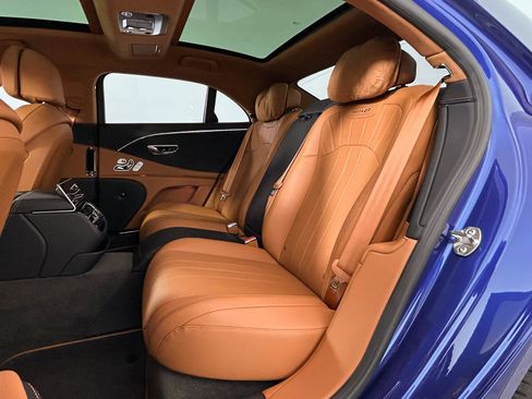 Used 2024 Bentley Flying Spur V8 AWD/4WD image 34