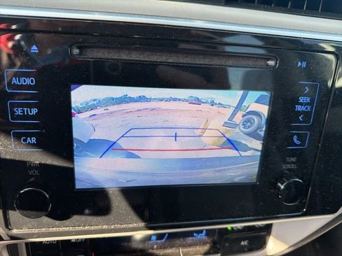 Used 2018 Toyota Corolla LE image 13