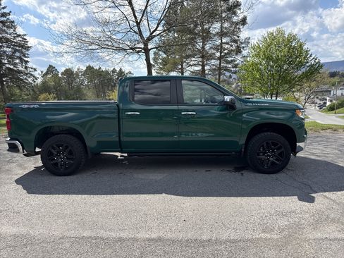 Used 2024 Chevrolet Silverado 1500 LT image 3