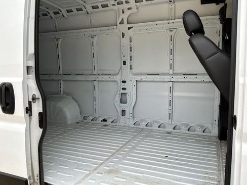 Used 2026 RAM ProMaster 2500 w/ Convenience Group FWD image 12