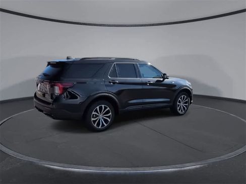 New 2026 Ford Explorer ST-Line image 8