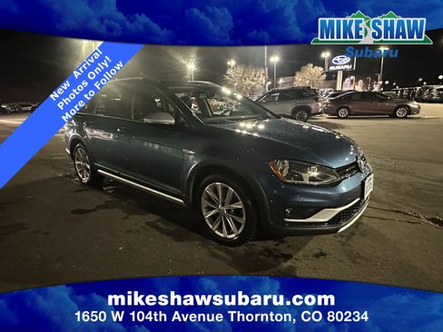 Used 2017 Volkswagen Golf Alltrack SE image 3