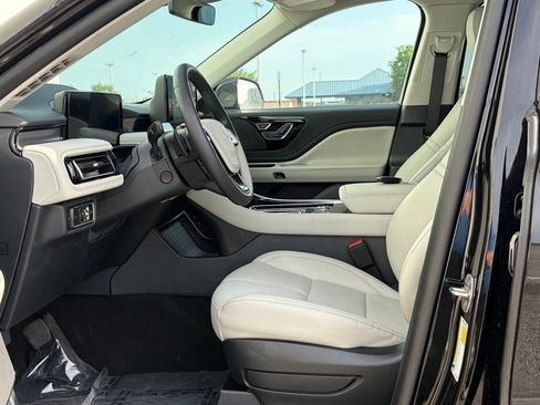 New 2026 Lincoln Aviator AWD image 11