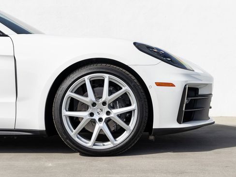 New 2025 Porsche Panamera image 11