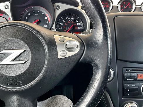 Used 2014 Nissan 370Z Coupe image 11