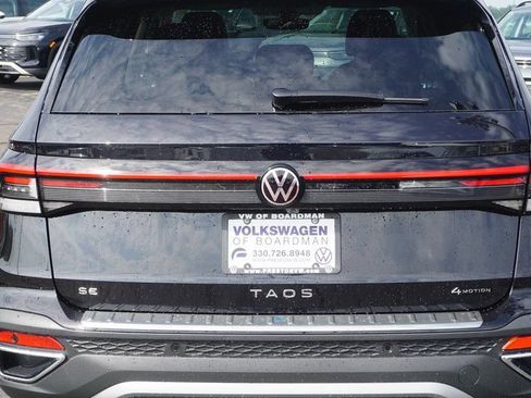 Used 2025 Volkswagen Taos SE AWD/4WD image 4