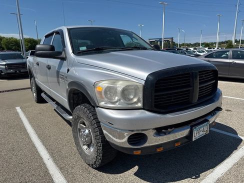 Used 2007 Dodge Ram 2500 Truck SLT AWD/4WD image 2