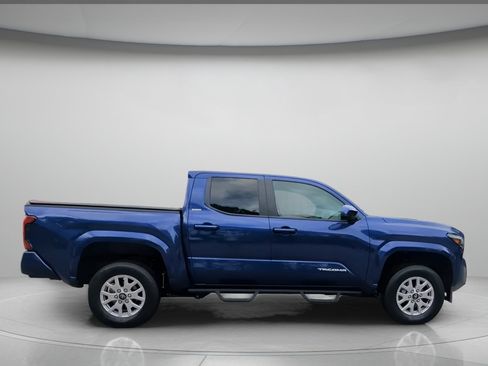 Used 2025 Toyota Tacoma SR5 RWD image 31