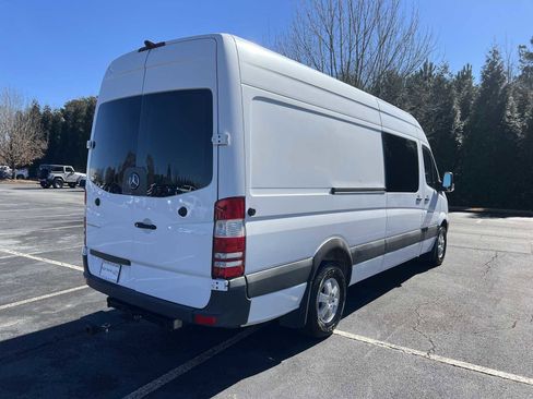 Used 2015 Mercedes-Benz Sprinter 2500 image 7