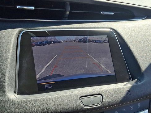 Used 2019 Cadillac XT4 Luxury w/ Cold Weather Package image 19