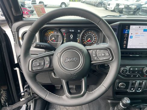 Used 2025 Jeep Wrangler Sport AWD/4WD image 24