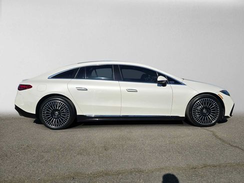 Used 2022 Mercedes-Benz EQS 450+ Sedan image 2