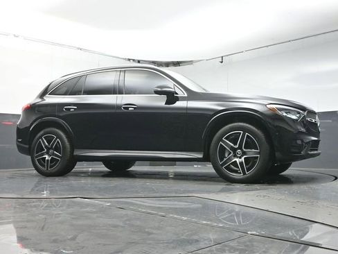 Used 2025 Mercedes-Benz GLC 300 image 33