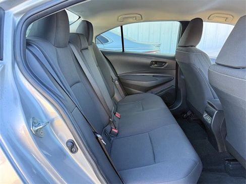 Used 2025 Toyota Corolla LE image 28