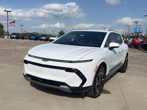 New 2025 Chevrolet Equinox EV LT image 4