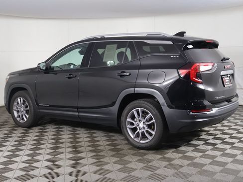 Used 2023 GMC Terrain SLT w/ Infotainment Package II AWD/4WD image 9