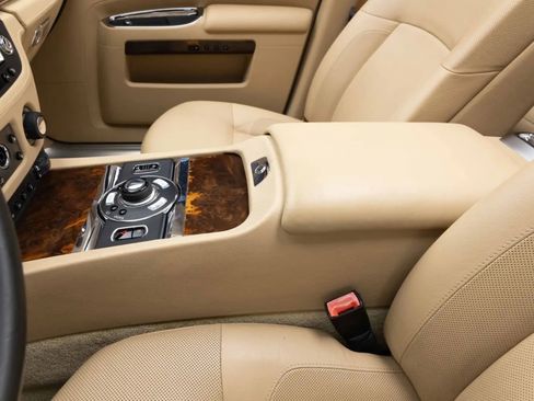 Used 2010 Rolls-Royce Ghost RWD image 20