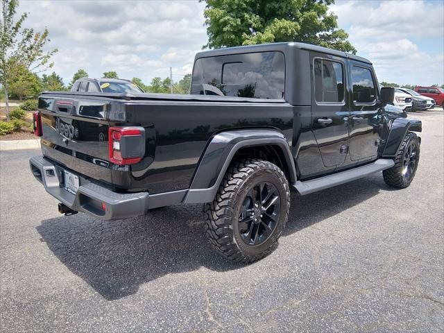 Certified 2025 Jeep Gladiator Sport AWD/4WD image 3