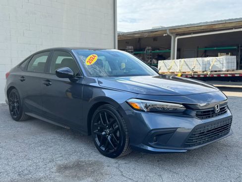 Used 2024 Honda Civic Sport image 3