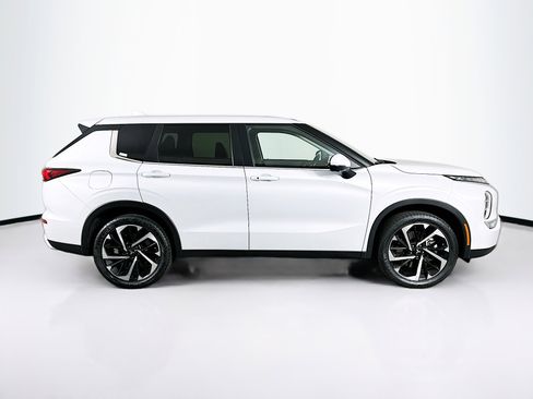 Used 2024 Mitsubishi Outlander SE AWD/4WD image 10