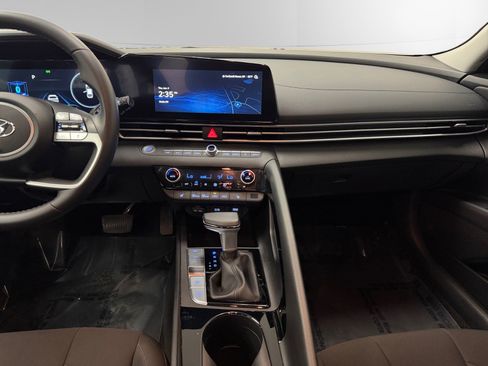Certified 2023 Hyundai Elantra SEL w/ Convenience Package FWD image 11