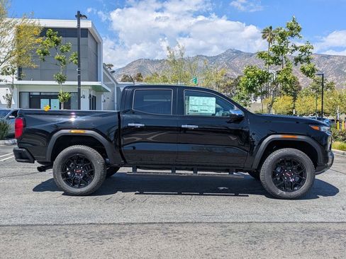 New 2026 GMC Canyon Denali w/ LPO, Denali Black Edition AWD/4WD image 2