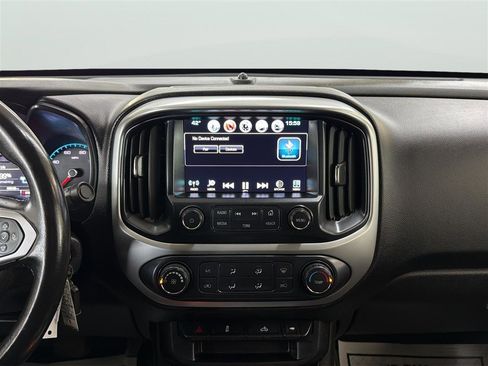 Used 2018 Chevrolet Colorado LT AWD/4WD image 18