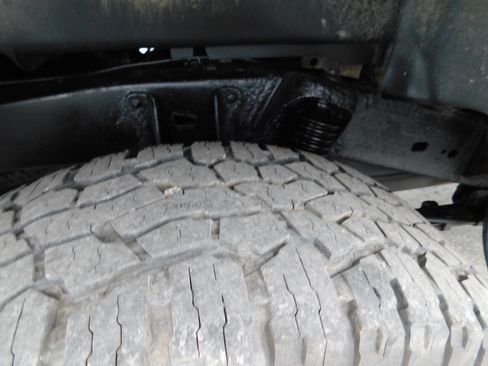 Used 2013 Toyota Tacoma 4x4 Double Cab w/ TRD Sport Pkg image 9