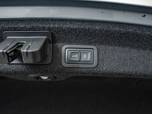 Used 2022 Audi S6 Premium Plus w/ S Sport Package AWD/4WD image 42