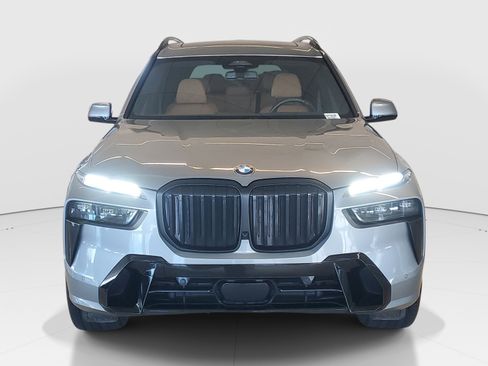 Used 2026 BMW X7 xDrive40i AWD/4WD image 3