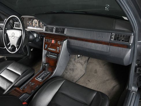 Used 1994 Mercedes-Benz E 500 Sedan image 22