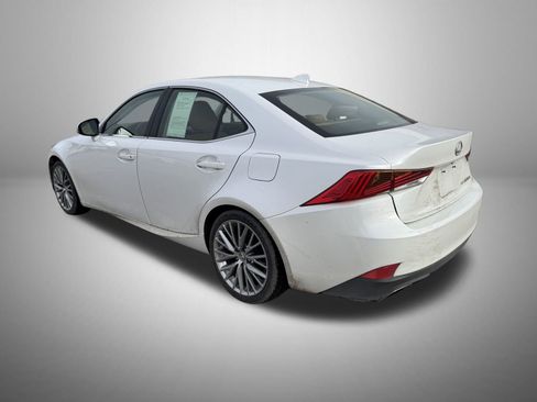 Used 2017 Lexus IS 300 AWD image 4