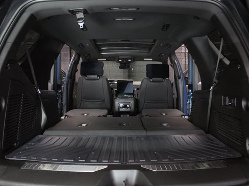 Used 2025 GMC Yukon Denali w/ Denali Reserve Package AWD/4WD image 97